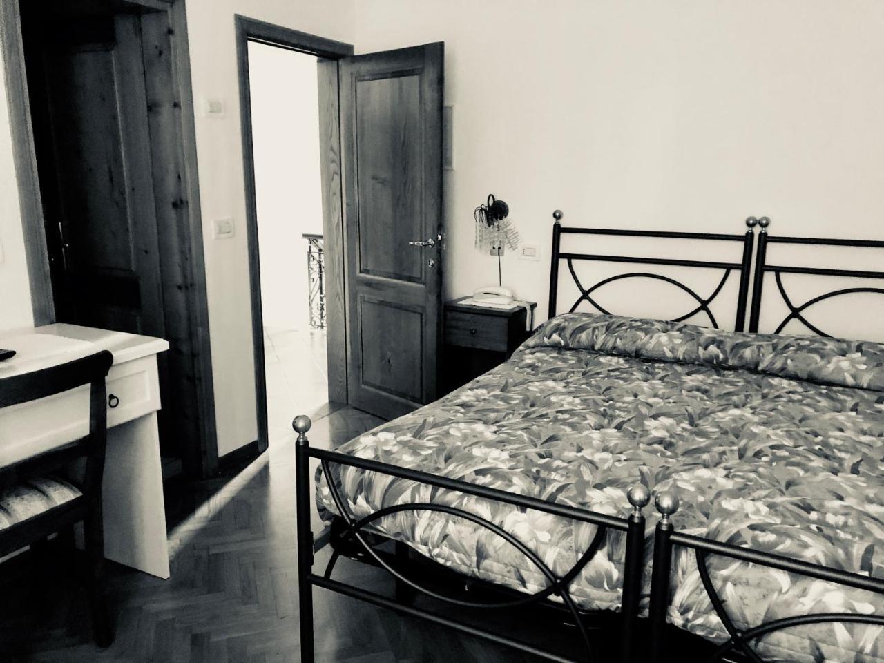 Albergo Ristorante Letizia Chiusi della Verna Eksteriør billede