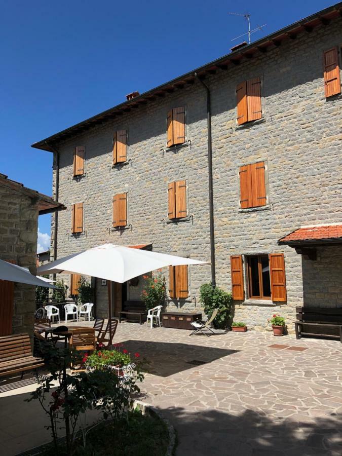 Albergo Ristorante Letizia Chiusi della Verna Eksteriør billede